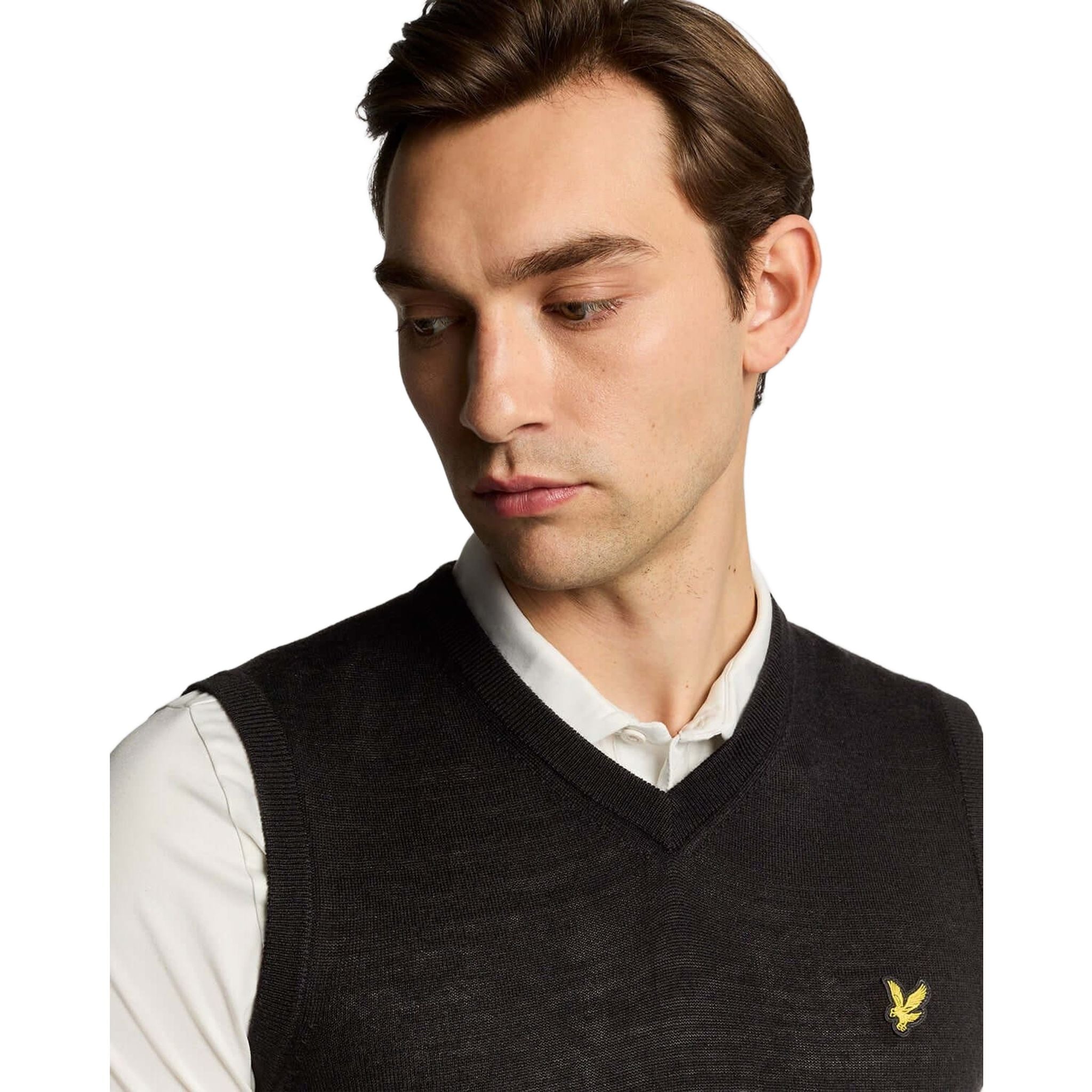 Gilet da uomo in maglia con scollo a V in misto lana merino Lyle & Scott