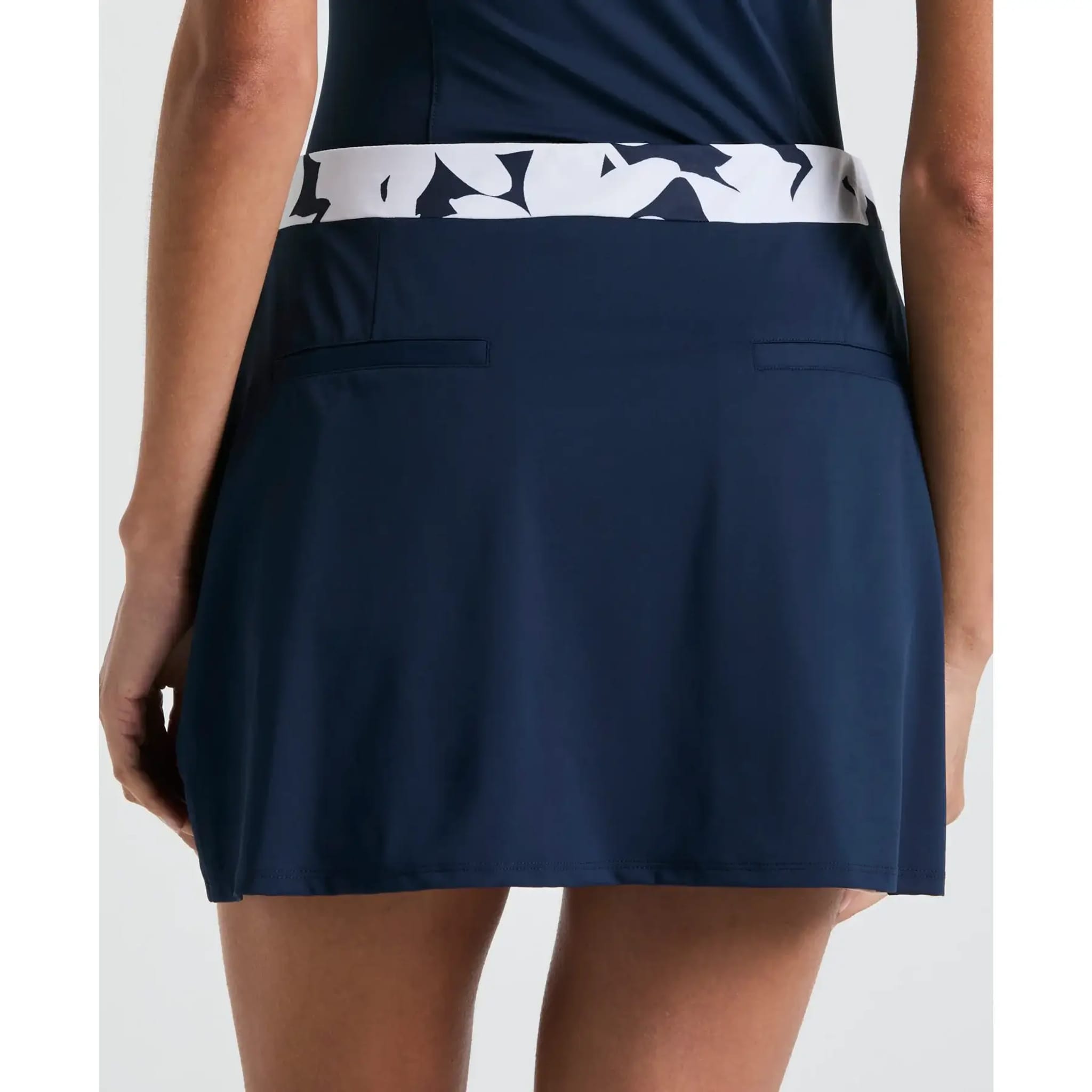 Original Penguin Riviera Floral 16" Blocked Skort Damen