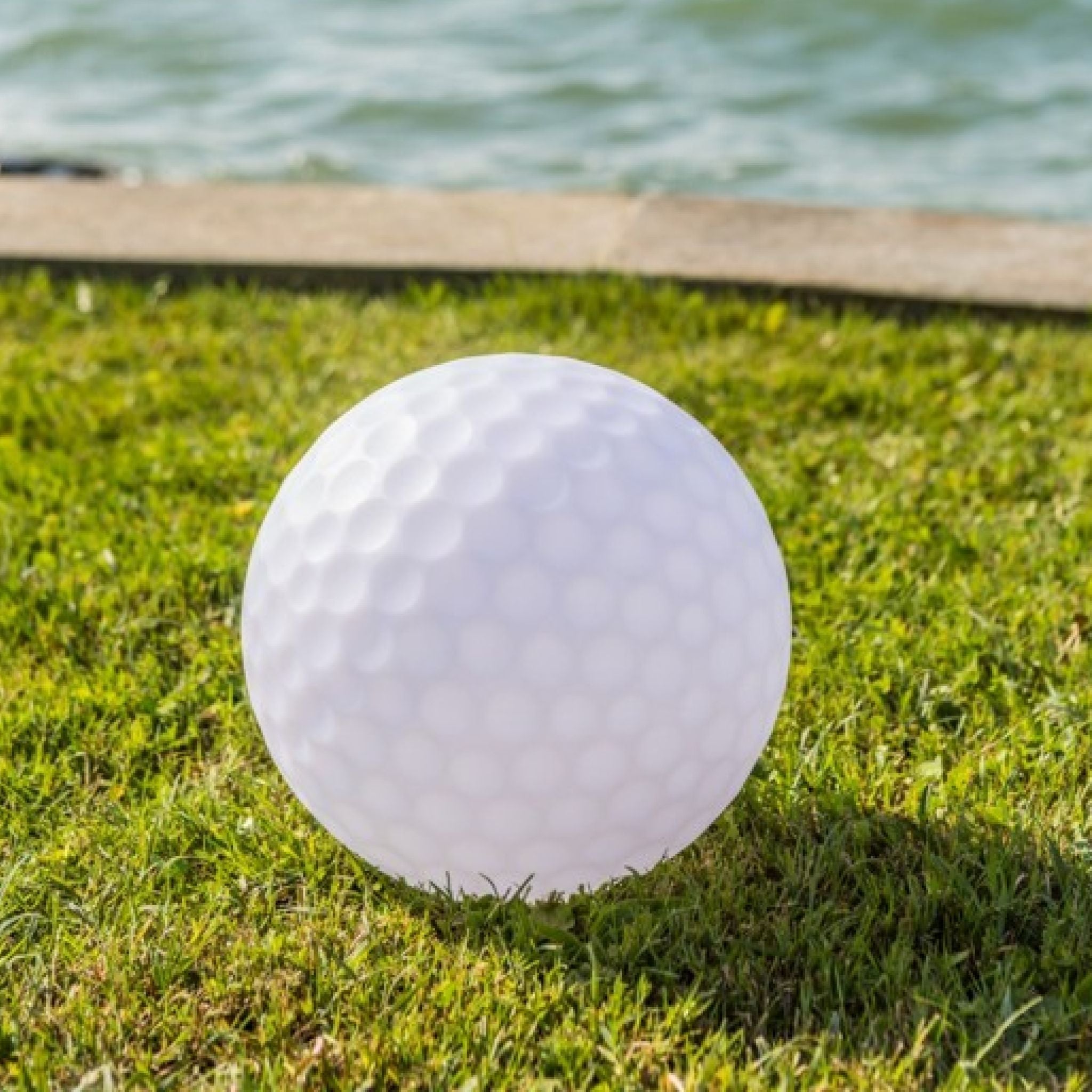 Lampada a forma di pallina da golf 50 cm